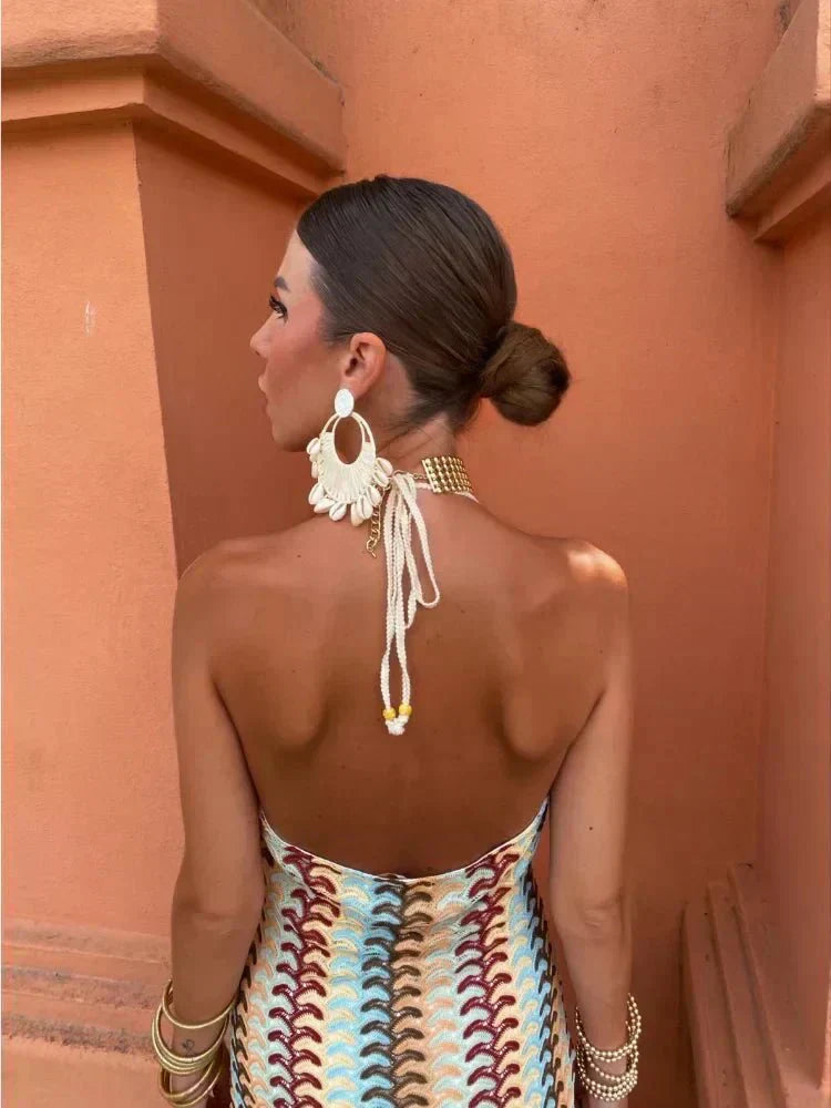 Vestido largo elegante para invitada de boda con estructura suave