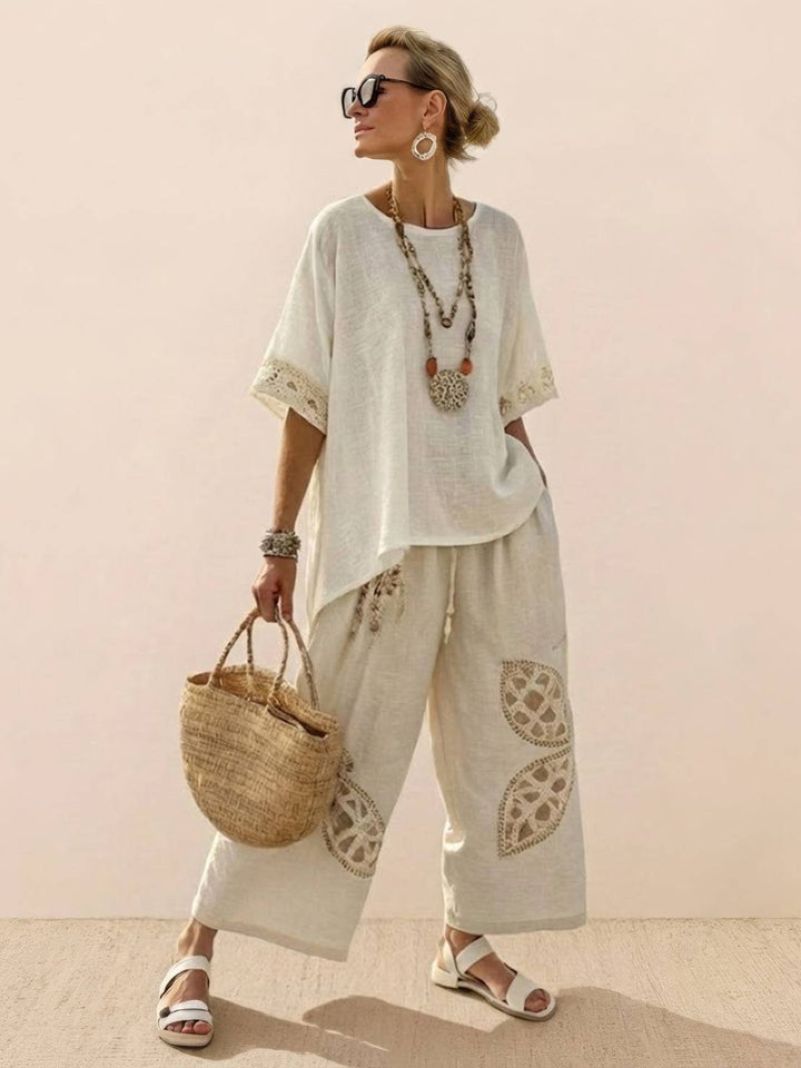 Conjunto de camiseta a rayas y pantalones de pierna ancha