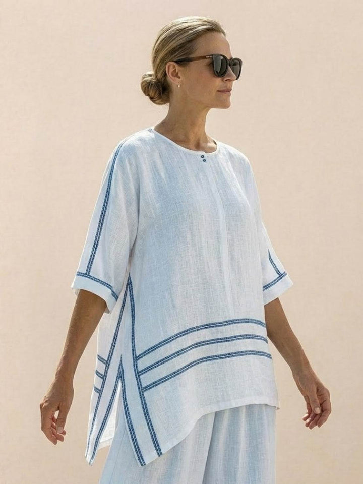 Conjunto de camiseta a rayas y pantalones de pierna ancha