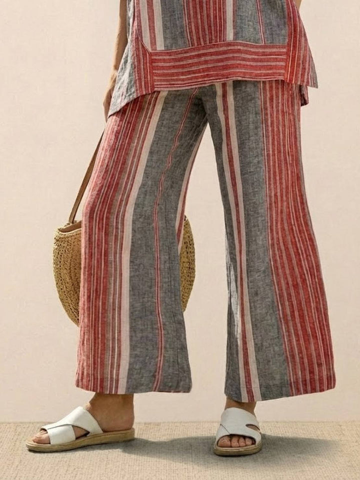 Conjunto de camiseta a rayas y pantalones de pierna ancha