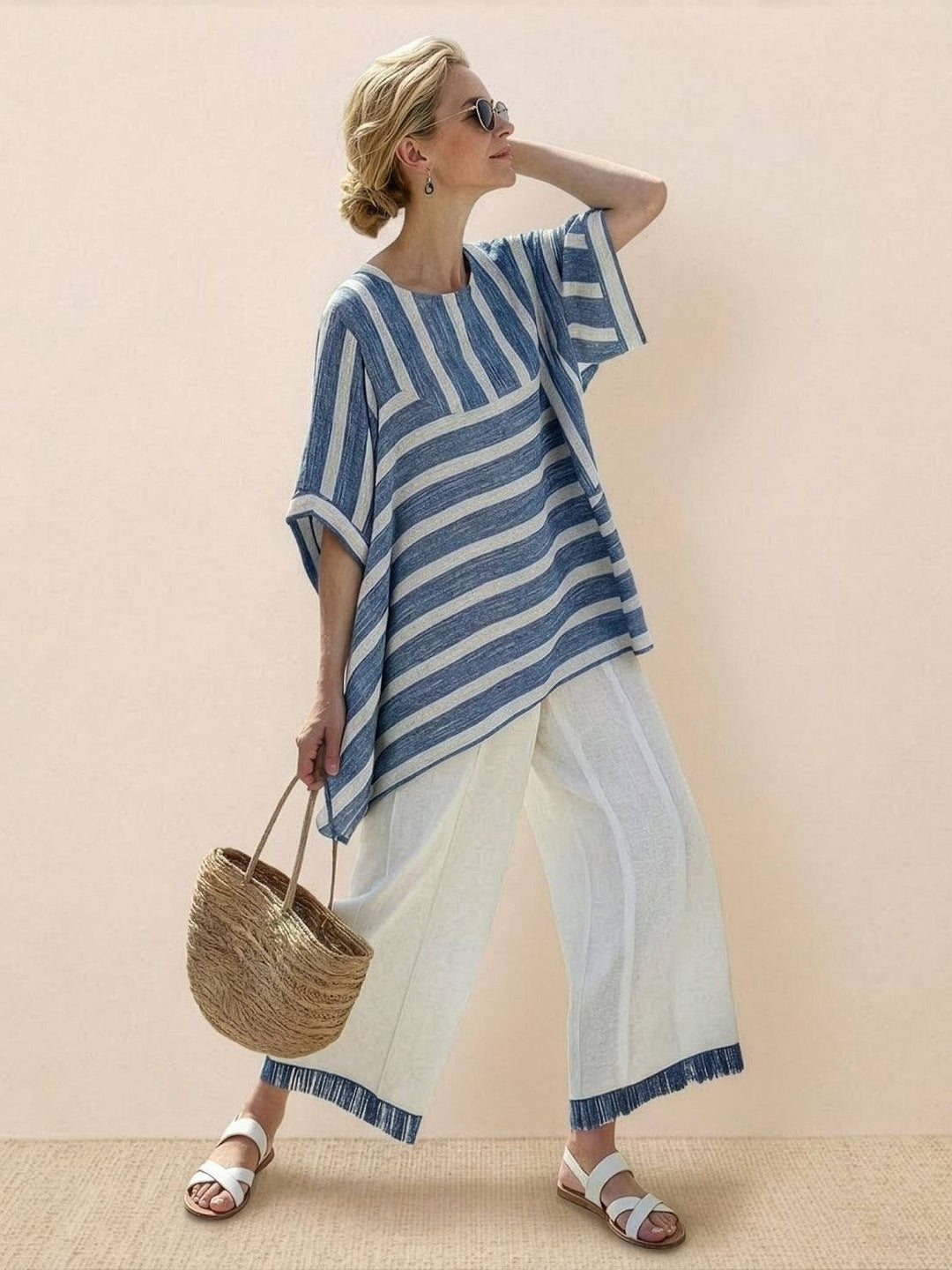 Conjunto de camiseta a rayas y pantalones de pierna ancha