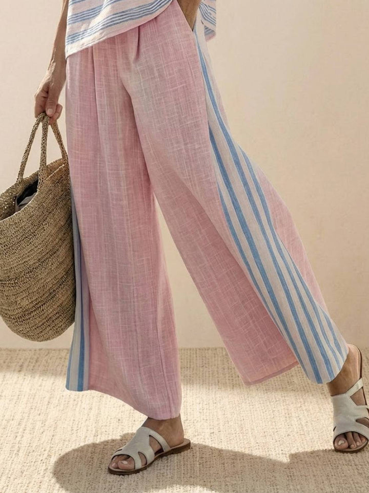 Conjunto de camiseta a rayas y pantalones de pierna ancha
