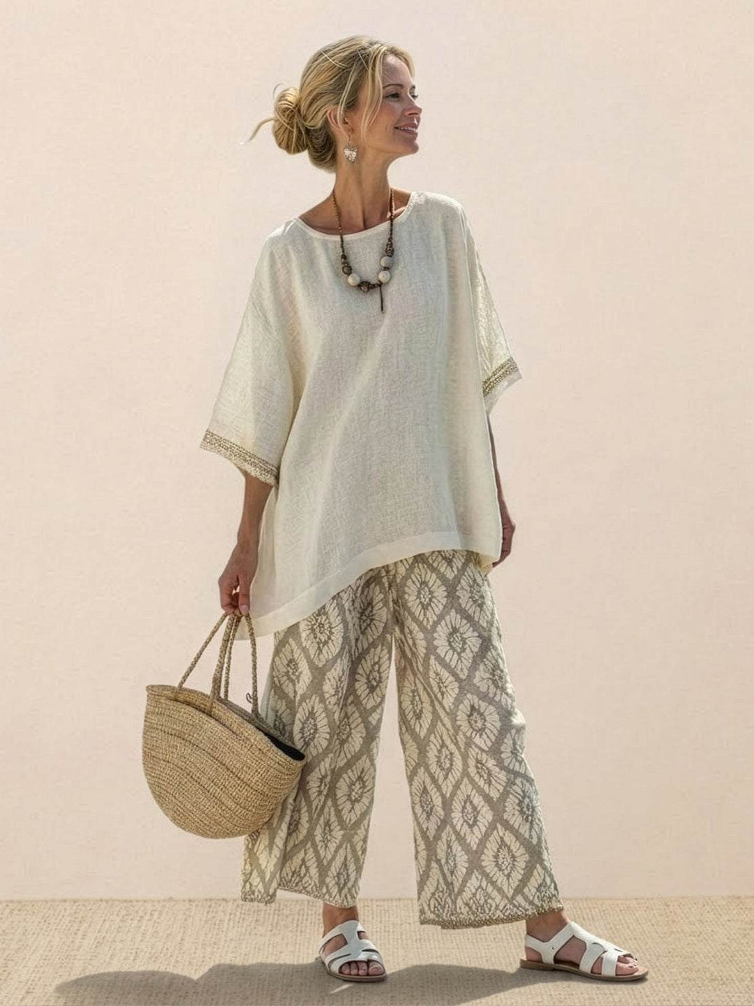 Conjunto de camiseta a rayas y pantalones de pierna ancha