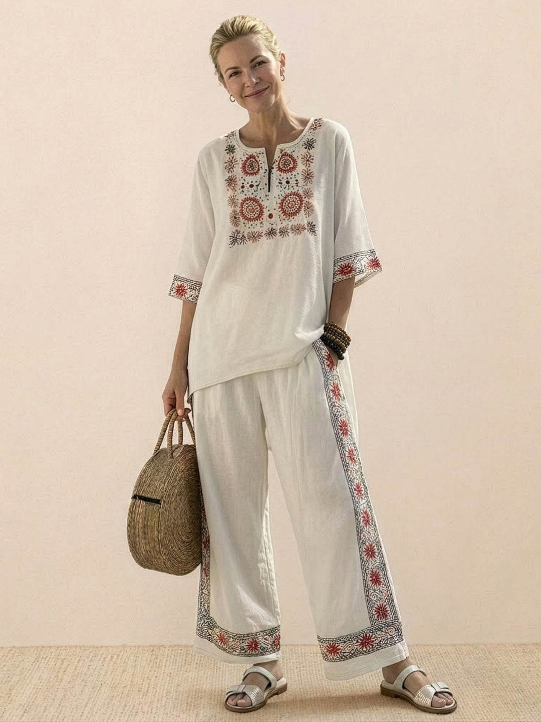 Conjunto de camiseta a rayas y pantalones de pierna ancha