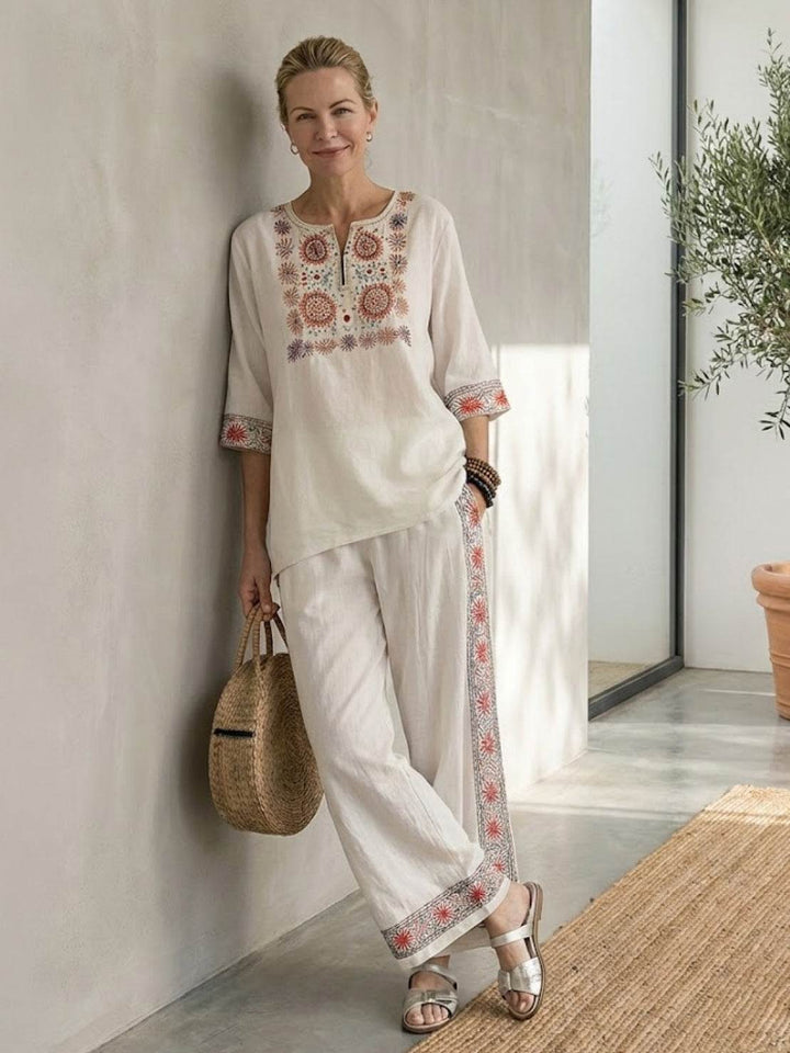 Conjunto de camiseta a rayas y pantalones de pierna ancha