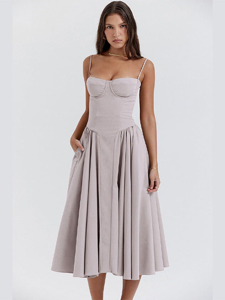 Vestido midi elegante de noche con diseño fluido