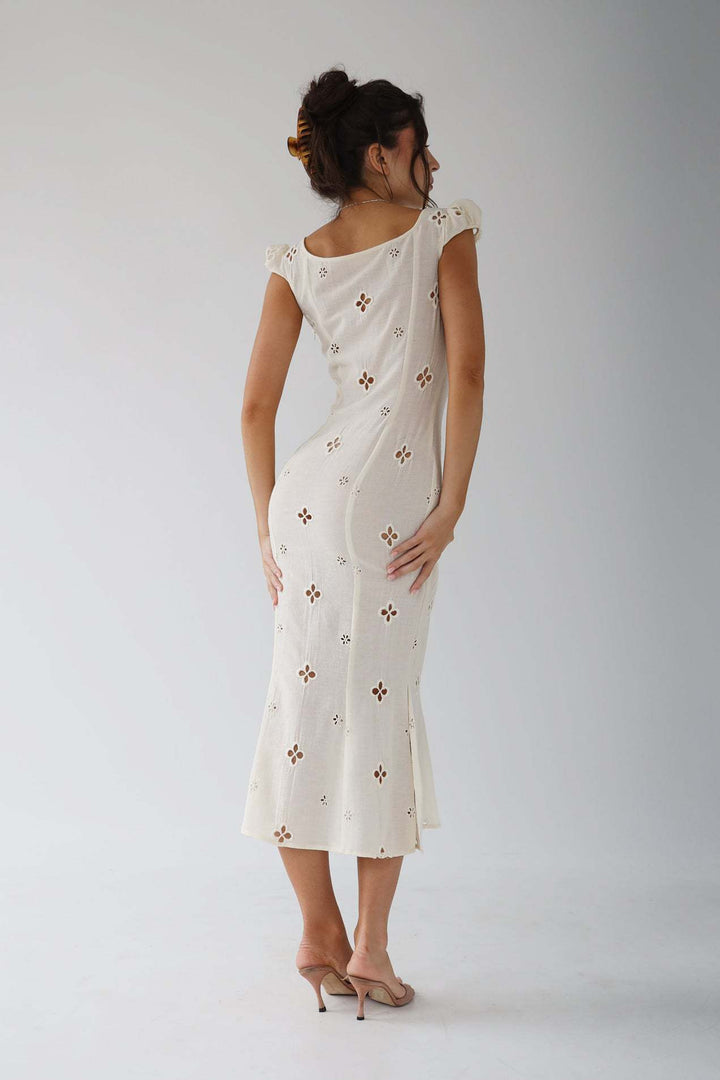 Elegant Women's Subtle Flowing Wedding Guest Dress for Special Occasions