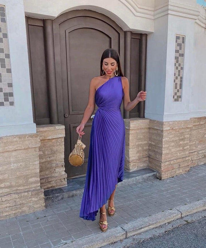 Vestido midi asimétrico de un solo hombro para invitadas de boda