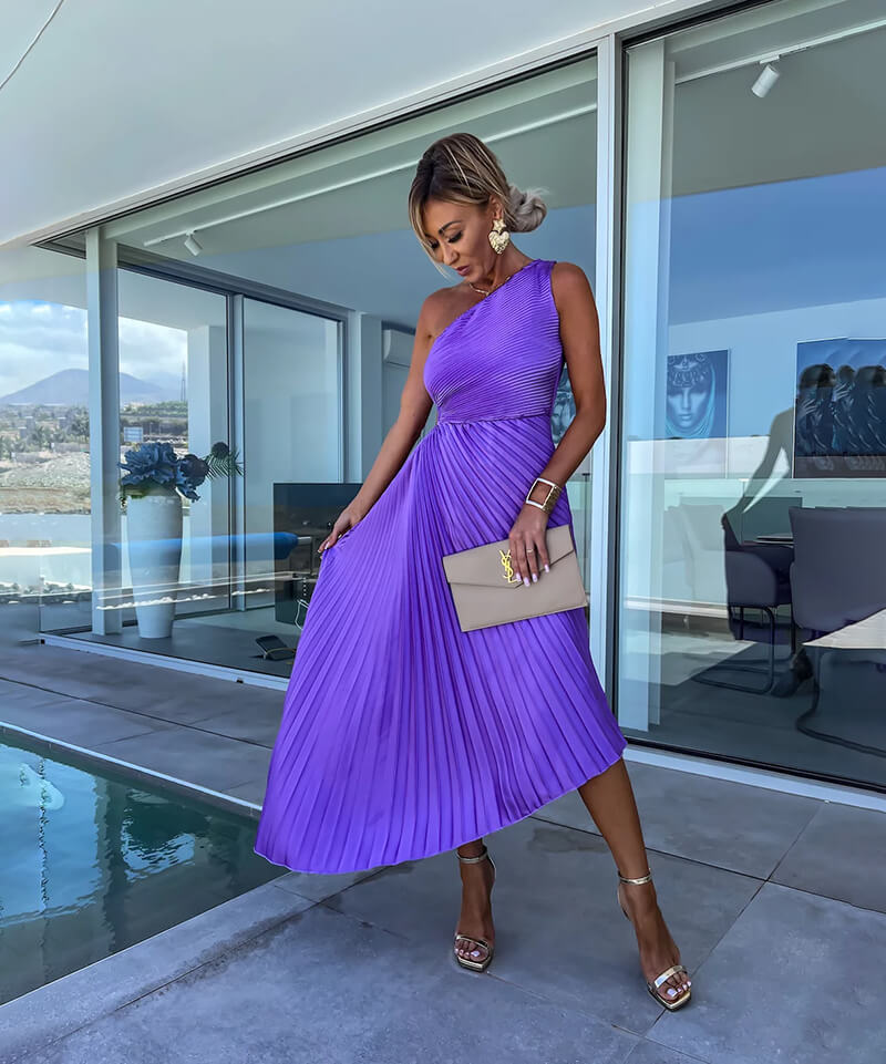 Vestido midi asimétrico de un solo hombro para invitadas de boda