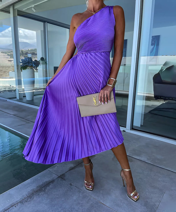 Vestido midi asimétrico de un solo hombro para invitadas de boda