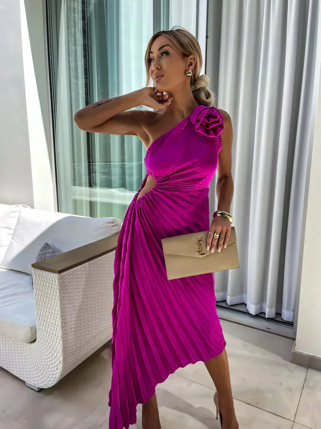 Vestido midi floral para invitadas de boda en bodas de jardín