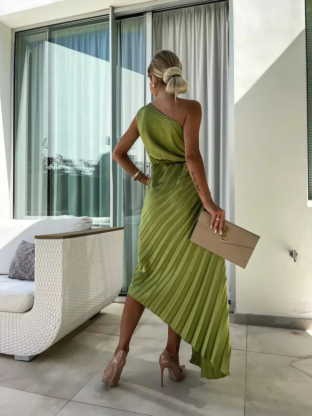 Vestido midi floral para invitadas de boda en bodas de jardín