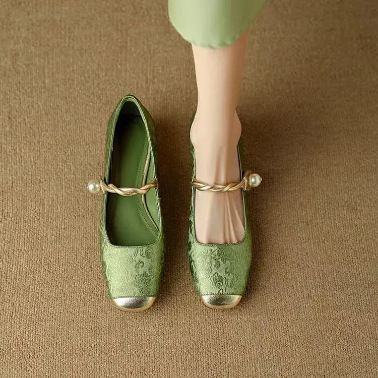 Zapatos planos Mary Jane con correa y perlas brillantes