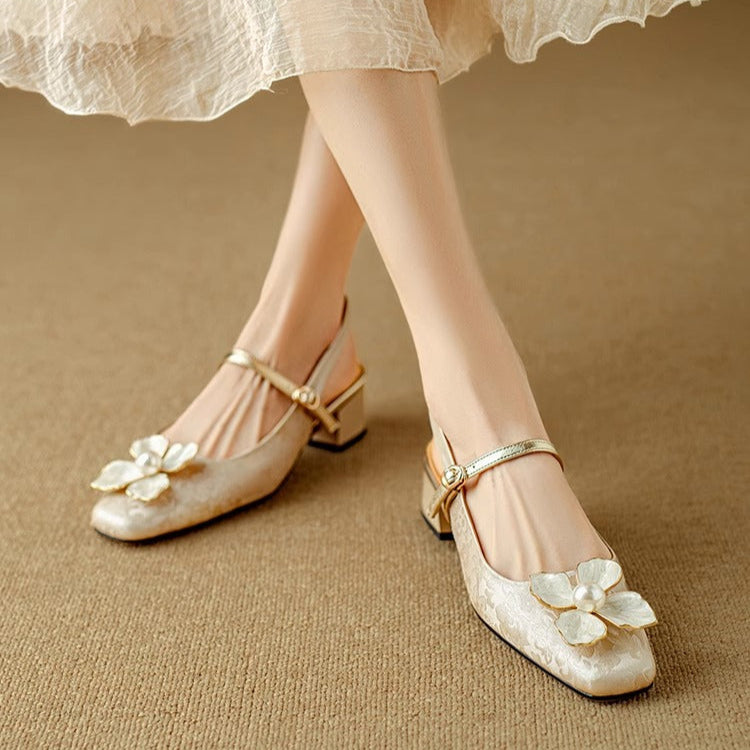 Zapatos de tacón con tira trasera y estampado floral