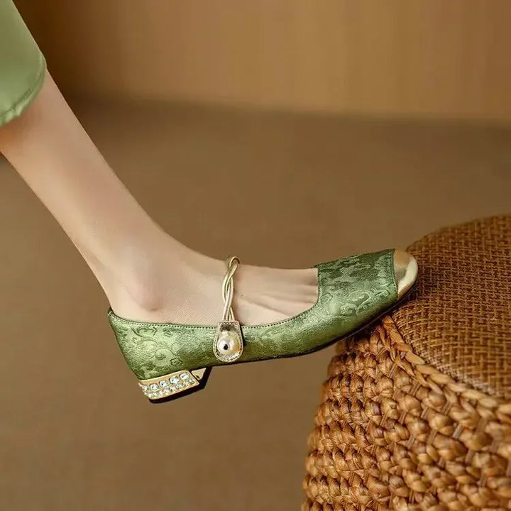 Zapatos planos Mary Jane con correa y perlas brillantes