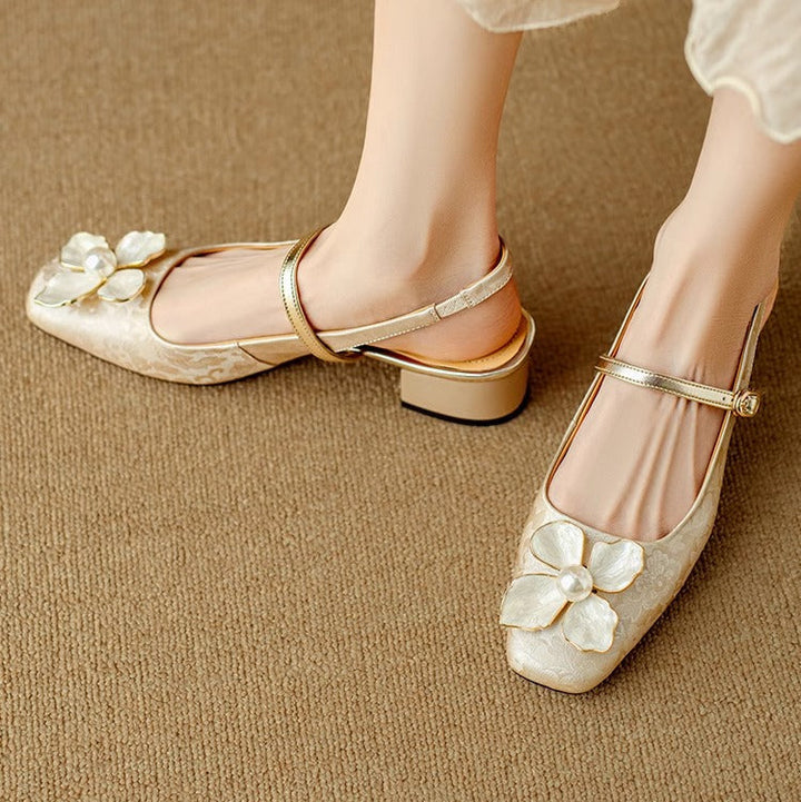 Zapatos de tacón con tira trasera y estampado floral