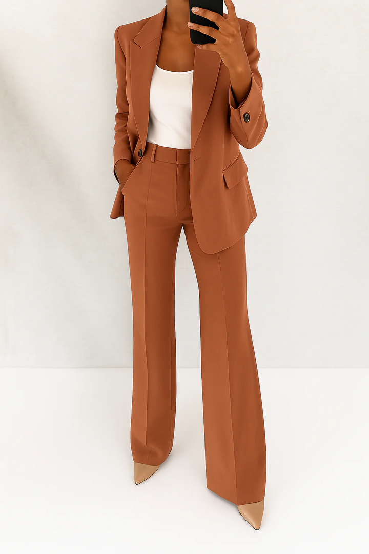Traje elegante de dos piezas para mujer