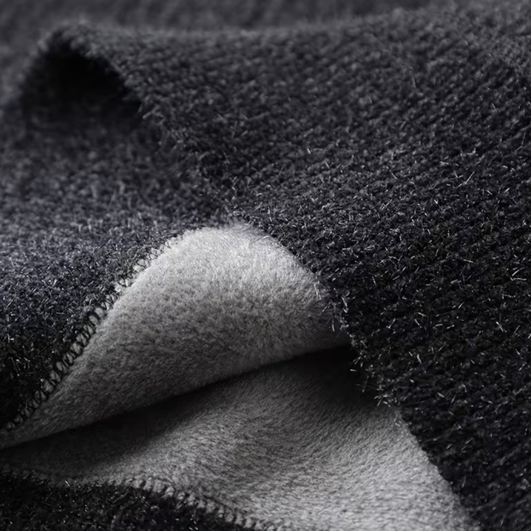 Maglione da uomo spesso a righe con mezza cerniera a maglia