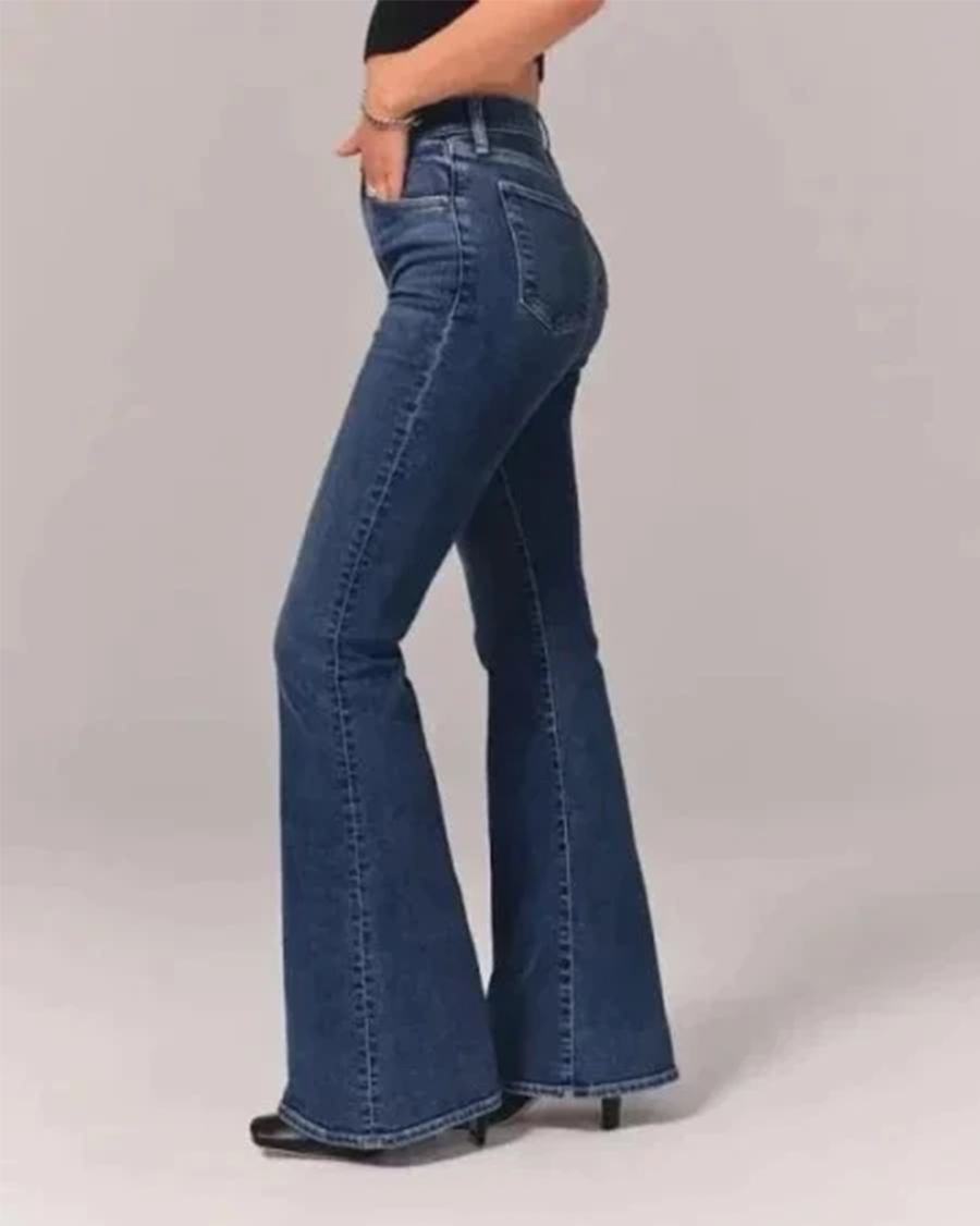 Jeans de mezclilla de mujer a la moda con bolsillos y tiro alto acampanados