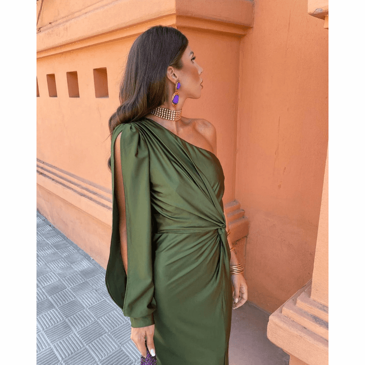 Vestido largo para ocasión nocturna con caída elegante