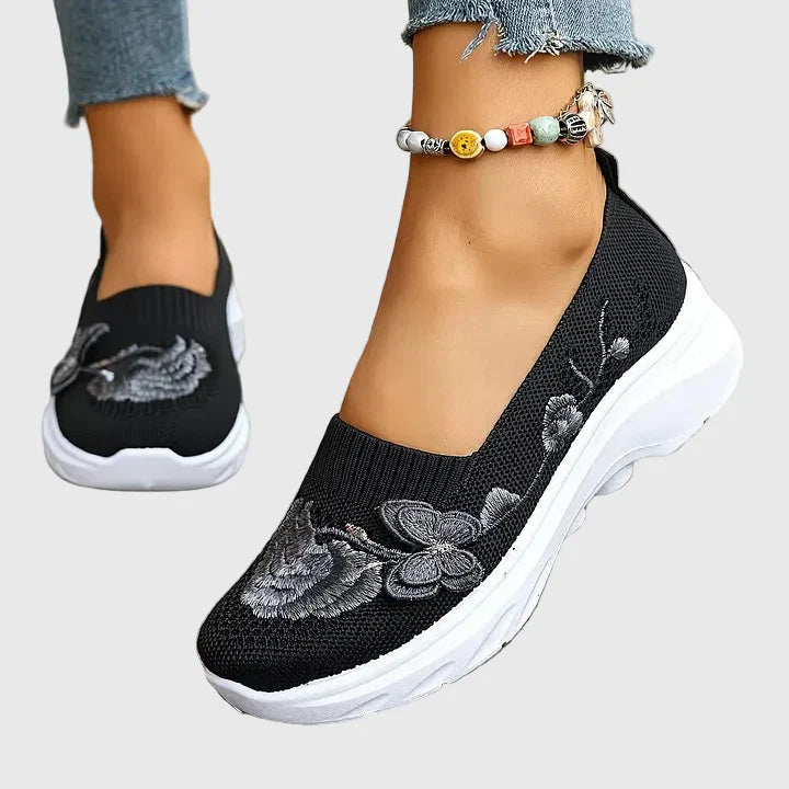 Zapatillas sin cordones bordadas con mariposas