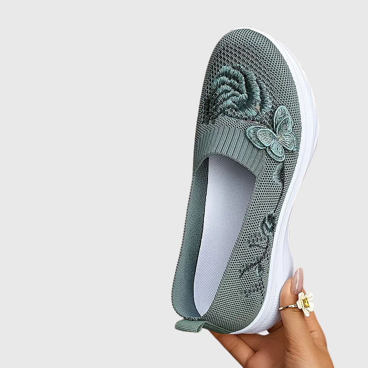 Zapatillas sin cordones bordadas con mariposas