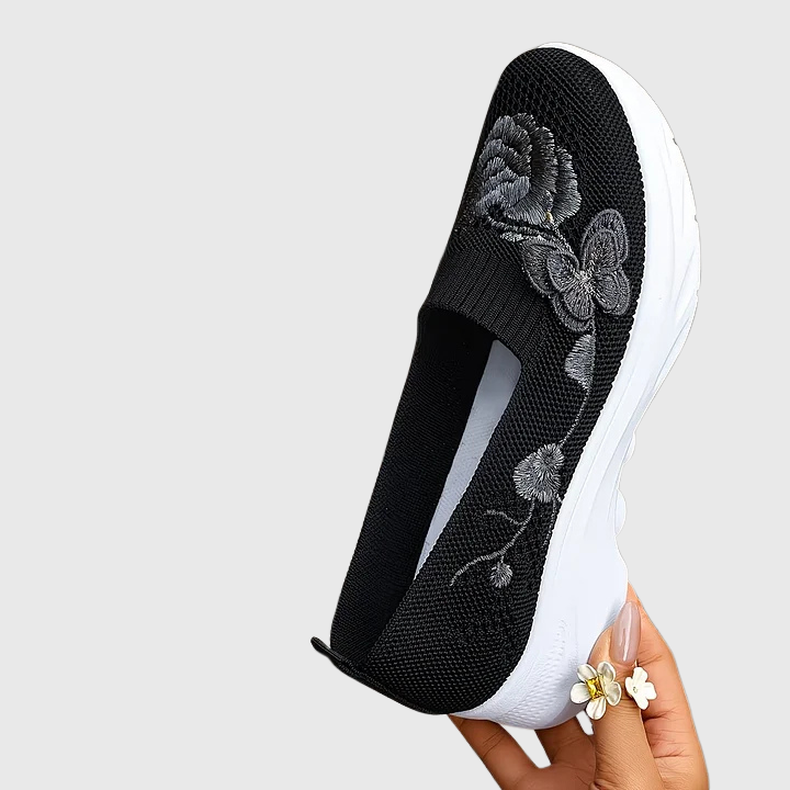 Zapatillas sin cordones bordadas con mariposas