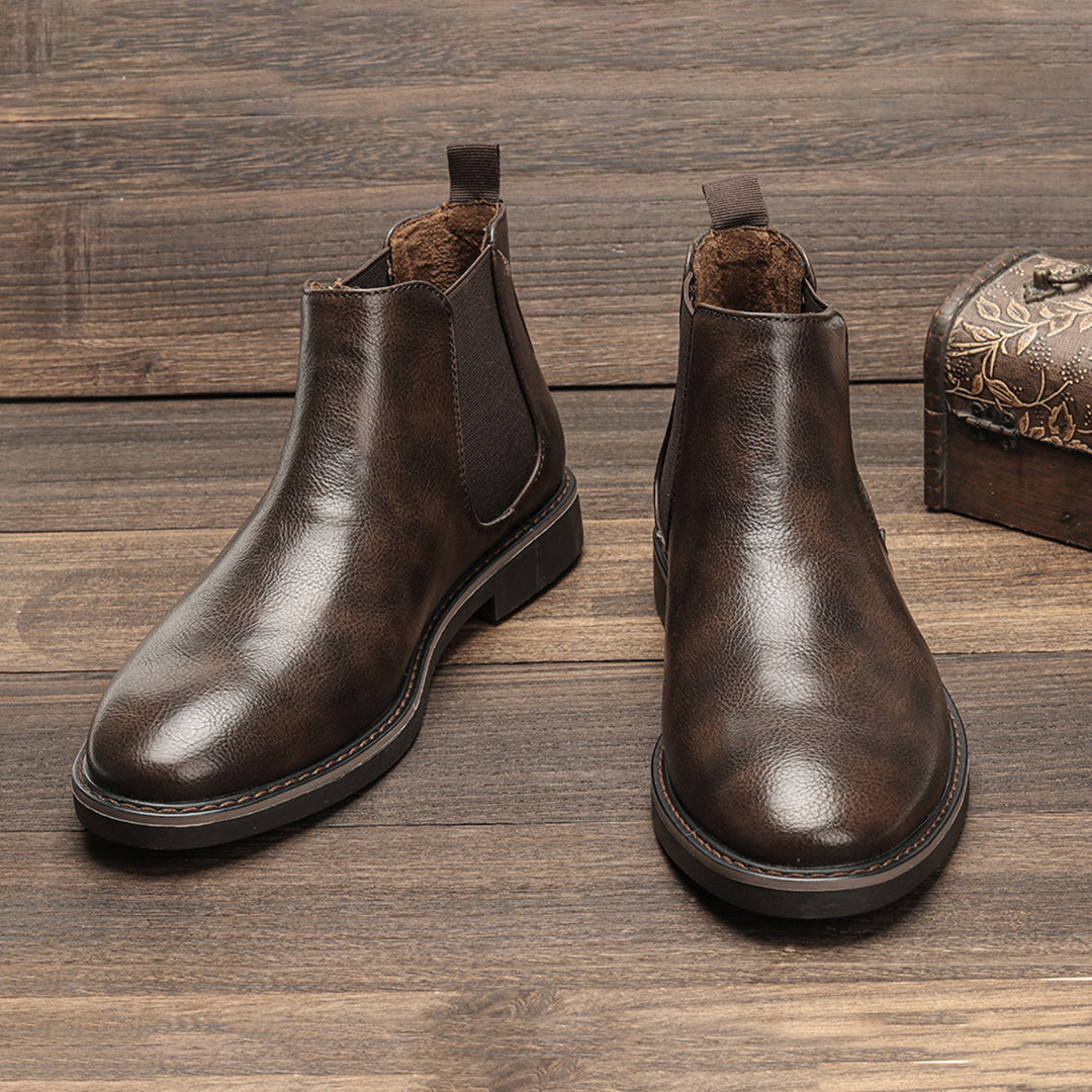 Men’s Sleek Versatile Chelsea Boots for Outdoor Use