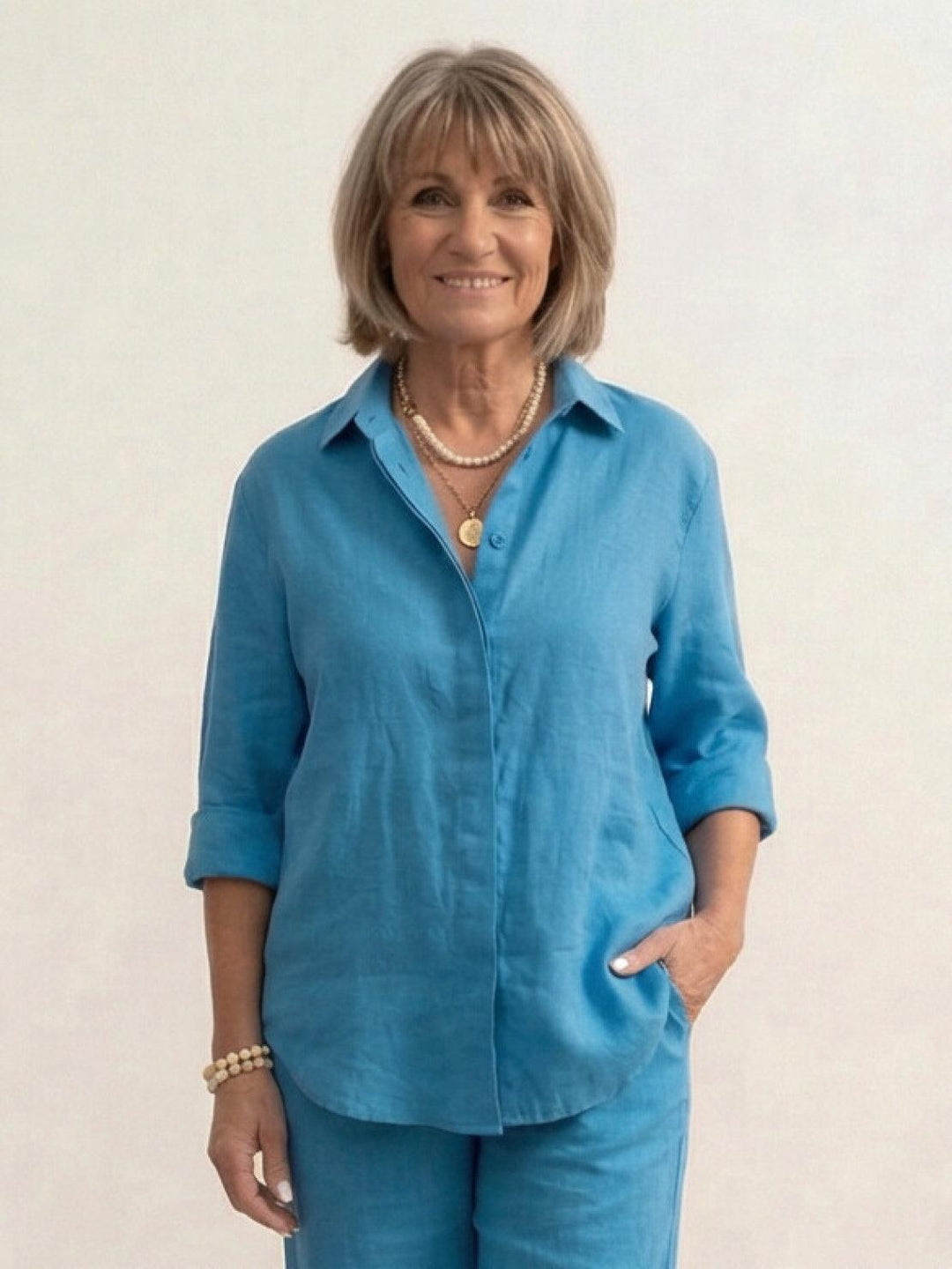 Conjunto de camisa abotonada y pantalones de pierna ancha