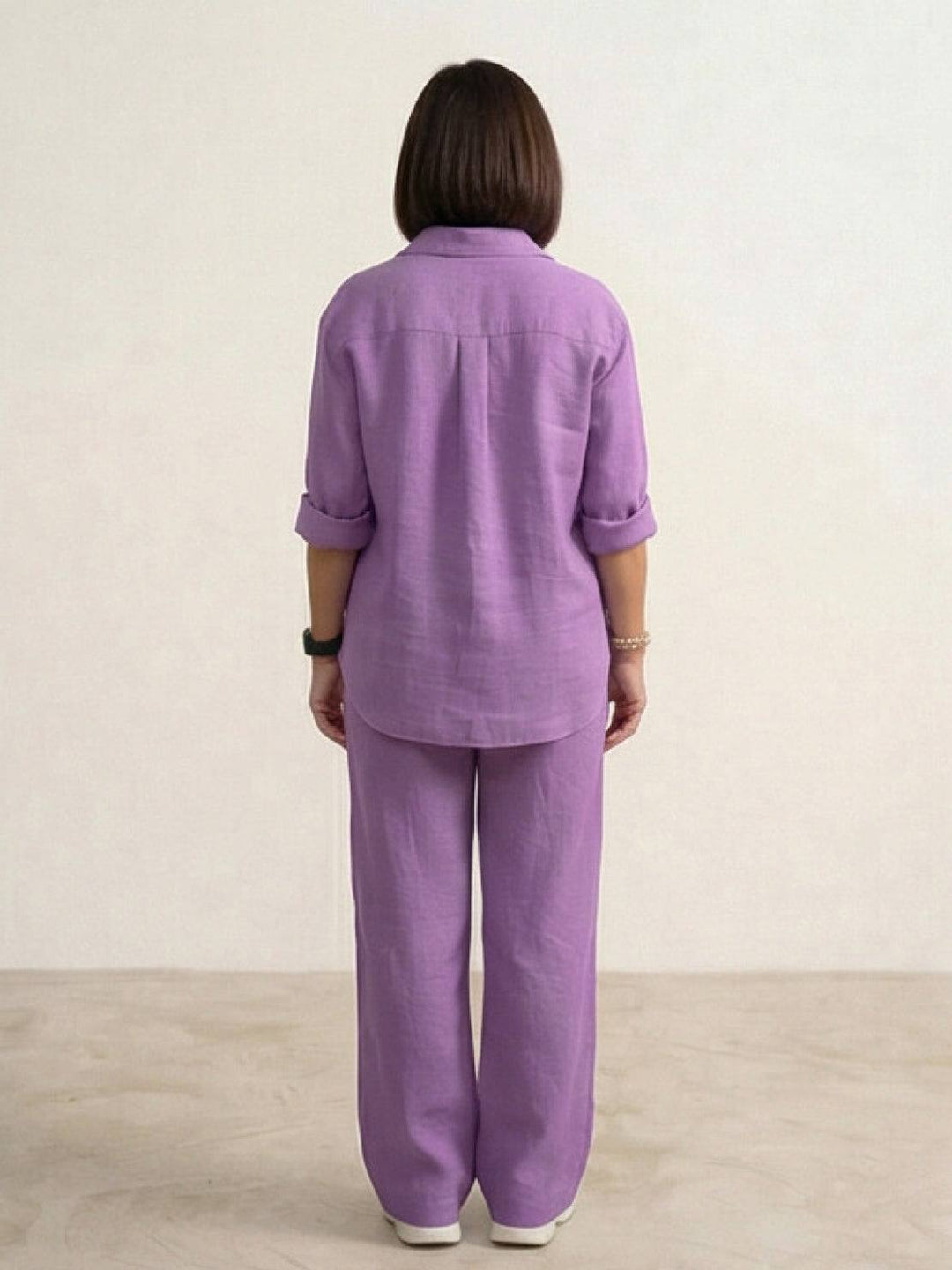 Conjunto de camisa abotonada y pantalones de pierna ancha