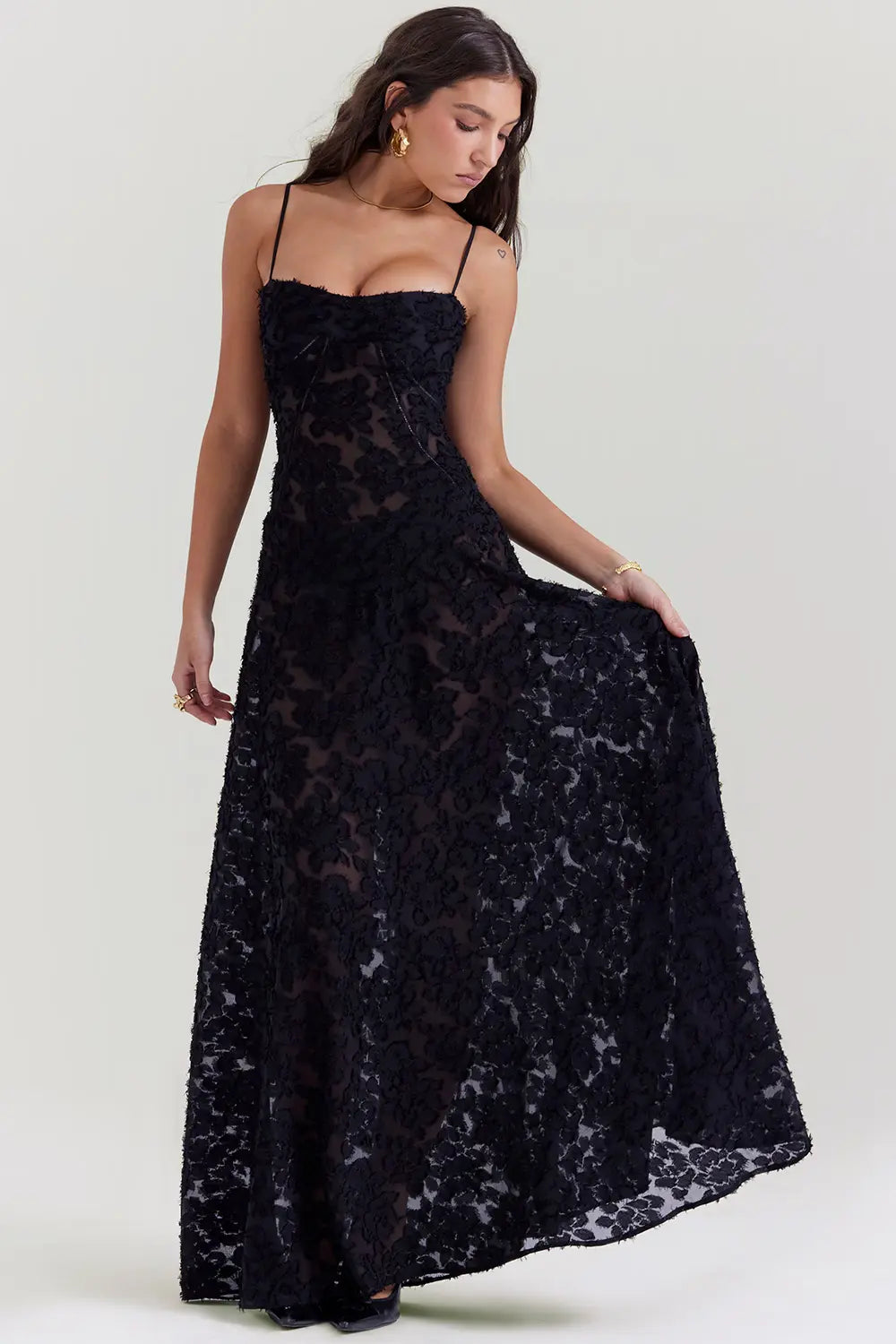 Vestido largo de verano con espalda abierta y tirantes ajustables
