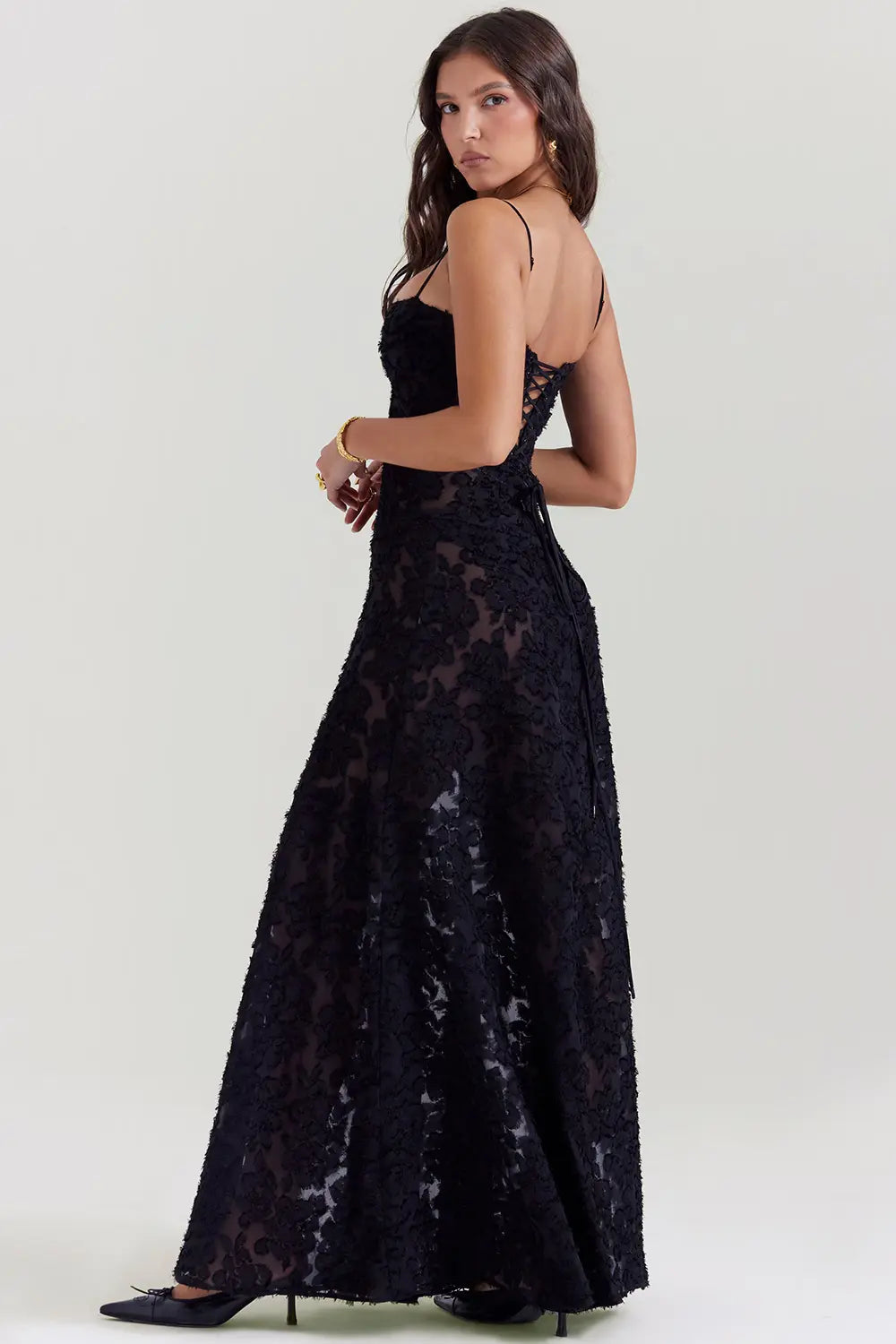 Vestido largo de verano con espalda abierta y tirantes ajustables