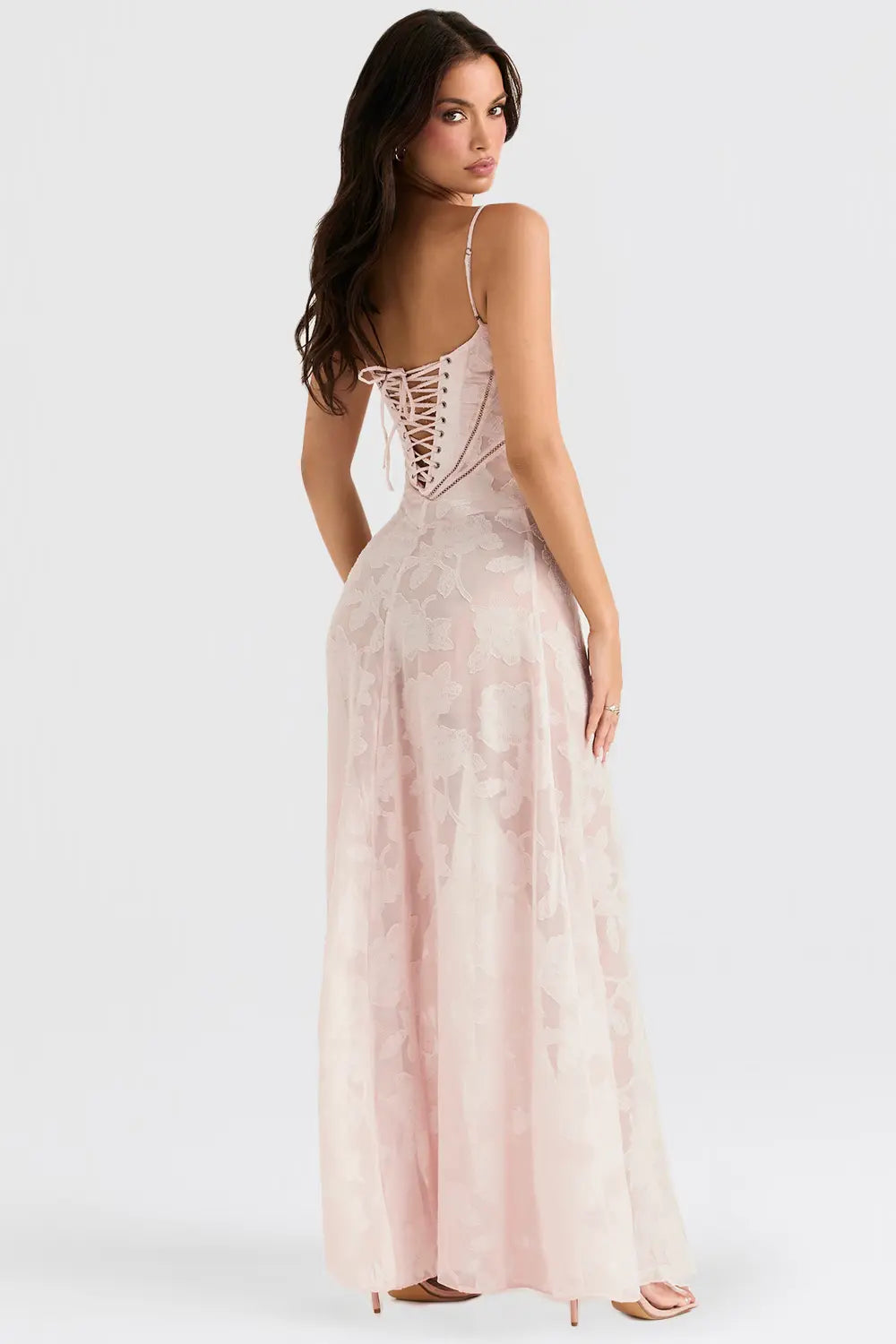 Vestido largo de verano con espalda abierta y tirantes ajustables