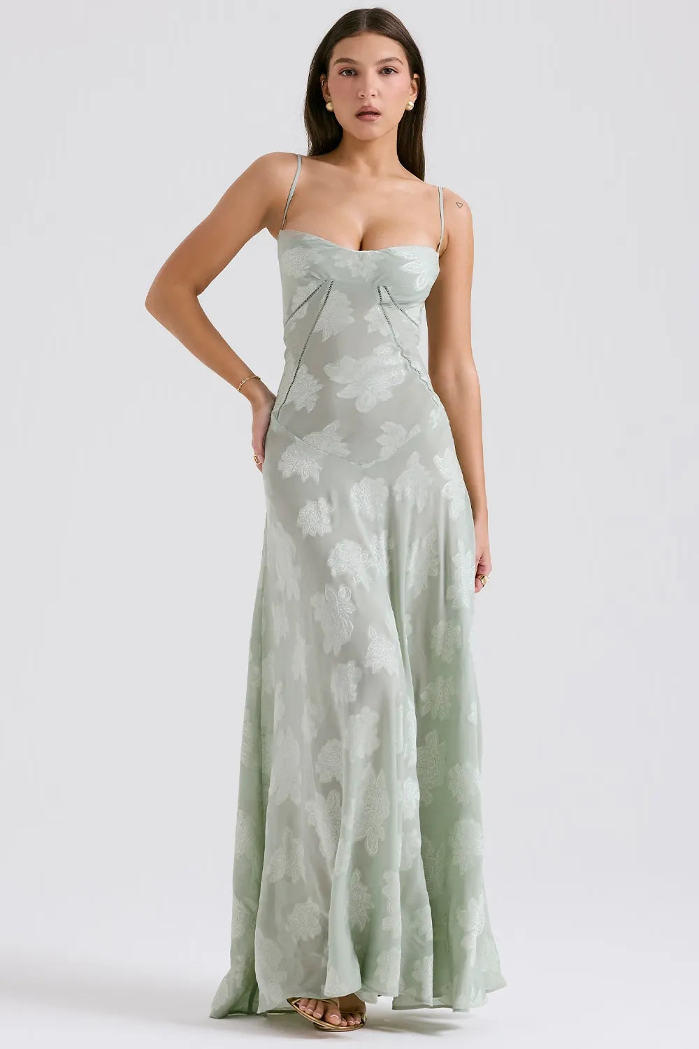 Vestido largo de verano con espalda abierta y tirantes ajustables
