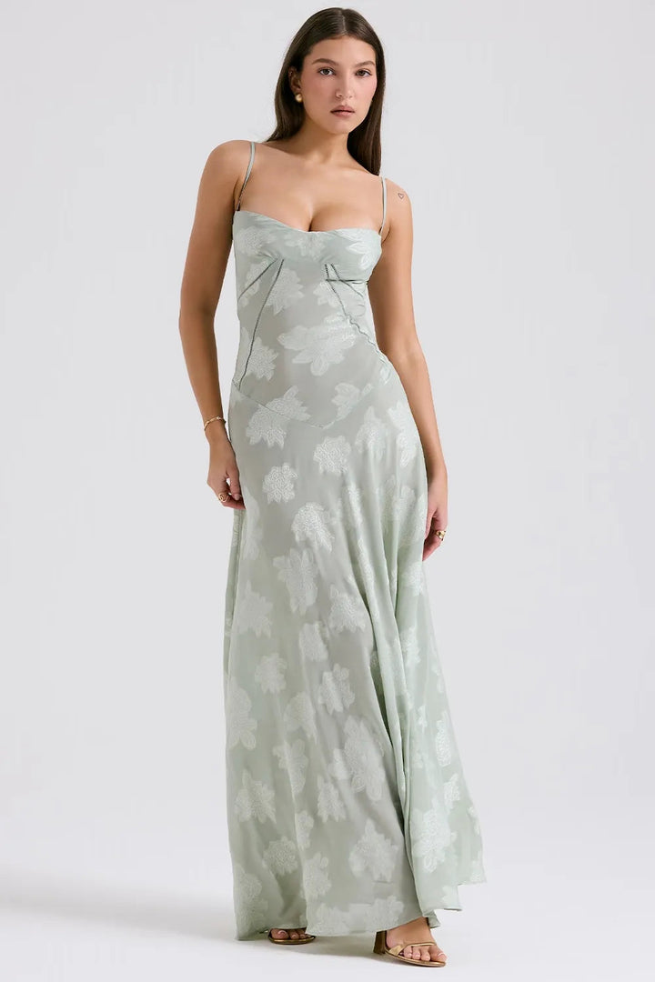 Vestido largo de verano con espalda abierta y tirantes ajustables