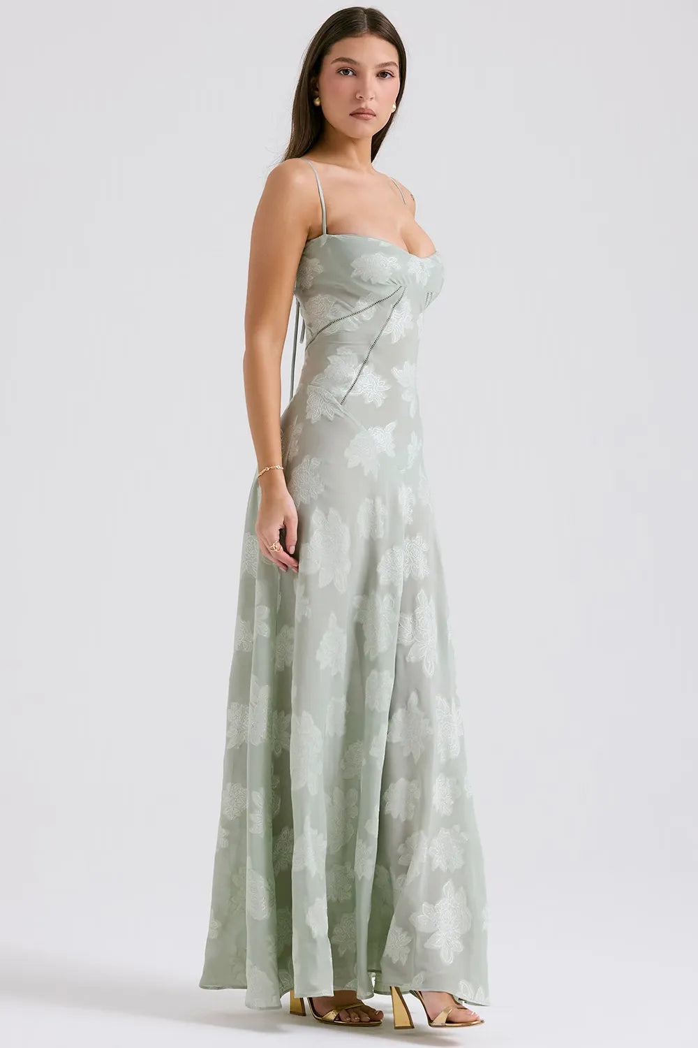 Vestido largo de verano con espalda abierta y tirantes ajustables