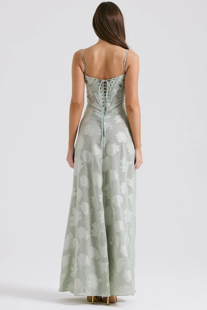 Vestido largo de verano con espalda abierta y tirantes ajustables