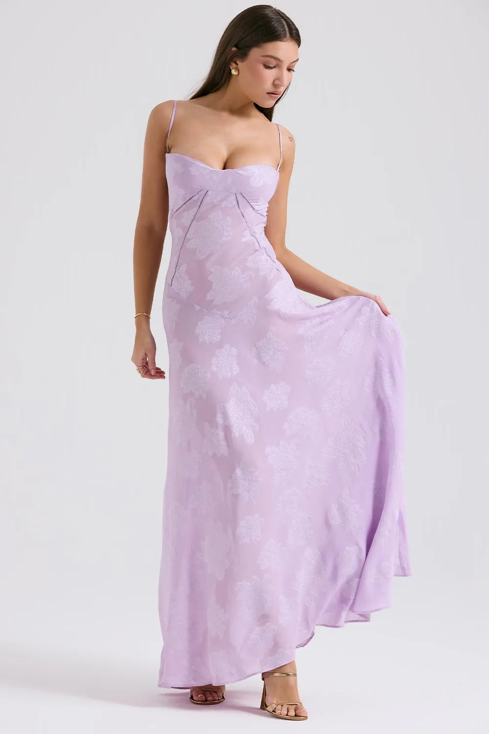 Vestido largo de verano con espalda abierta y tirantes ajustables
