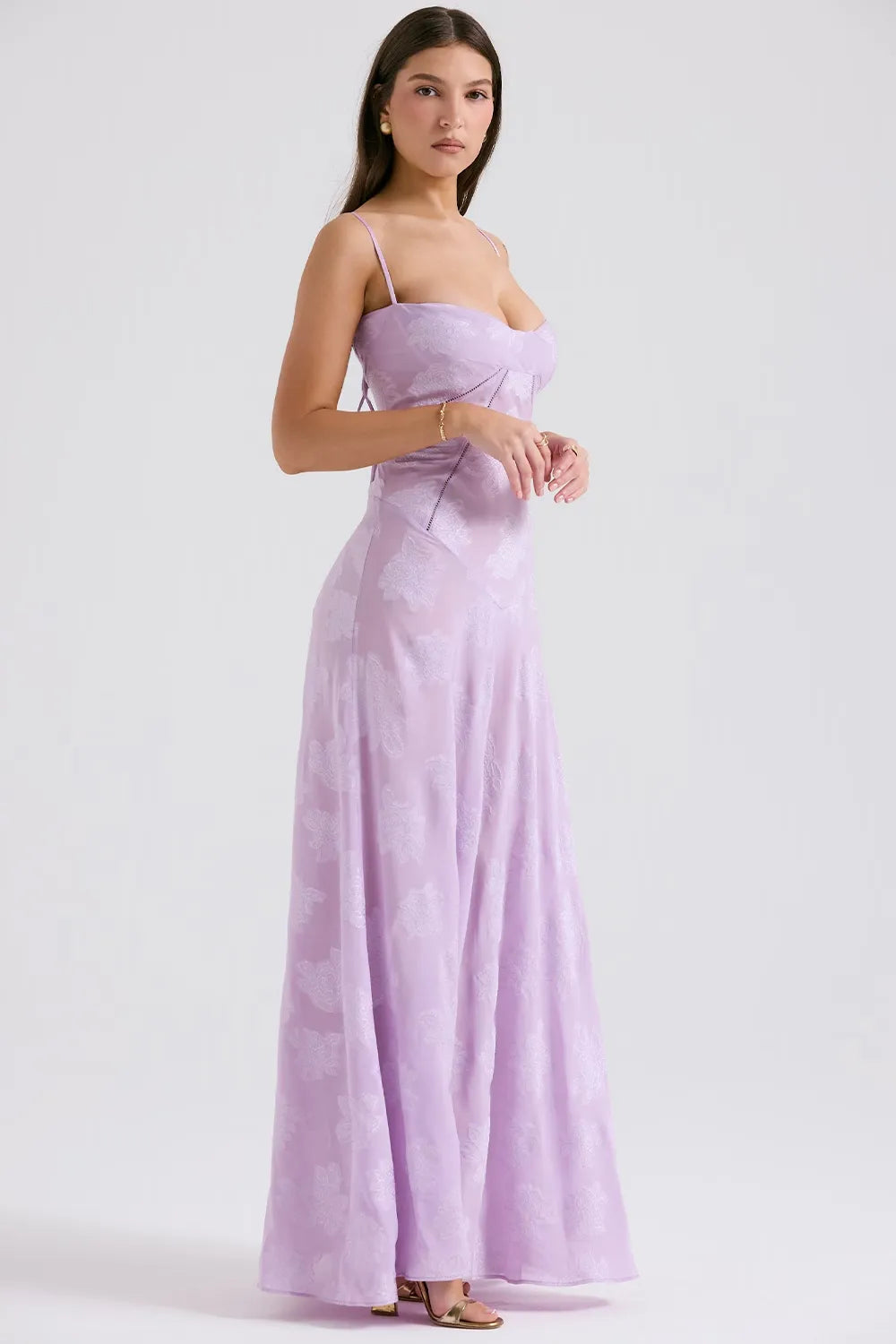 Vestido largo de verano con espalda abierta y tirantes ajustables