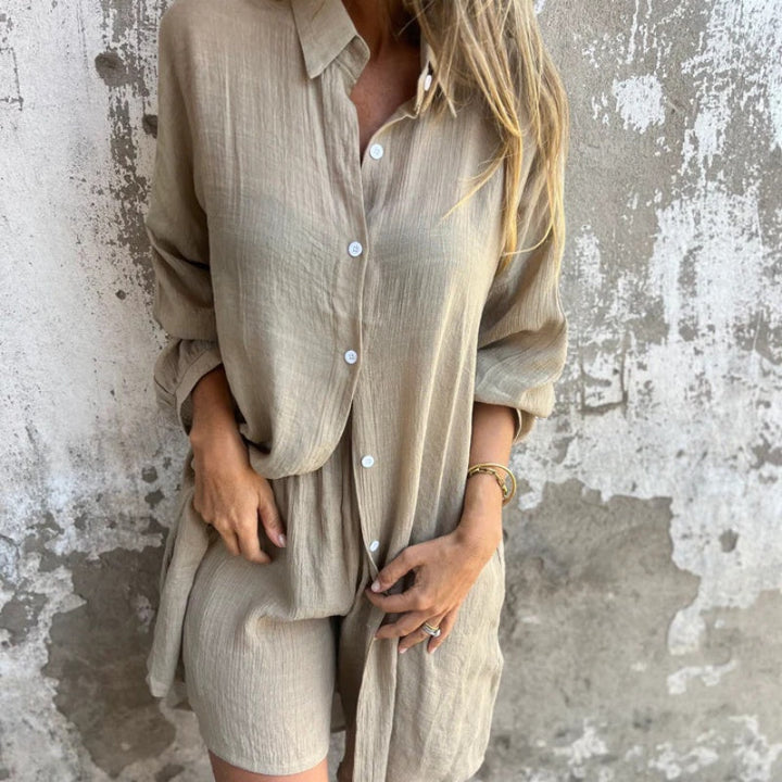 Conjunto de camisa abotonada y pantalones