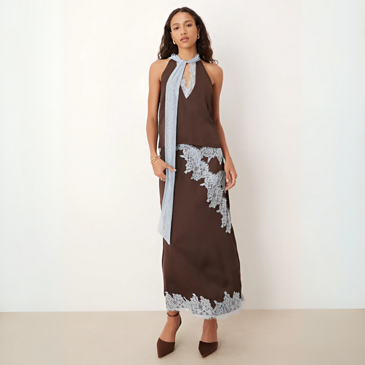Conjunto de Top y Falda con Detalle de Encaje